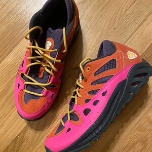 NEW Size 9 - Nike ACG Air Exploraid Light Wild Mango Fuchsia